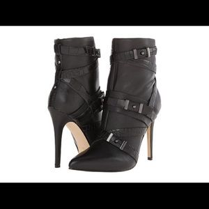 COPY - Guess Pointed toe boots booties